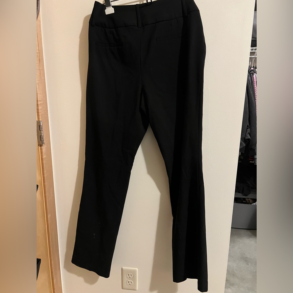 APT. 9 Straight Leg Black Dress Pants, Size 8